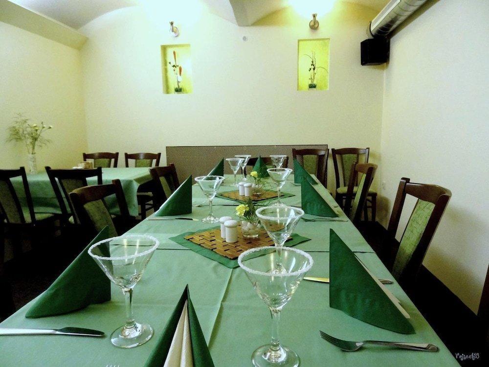 Pyramida Hotel 2*